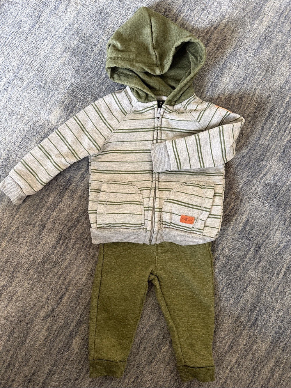 7 For All Mankind Baby Jogging Set Hoodie & Joggers 18M Gray Green